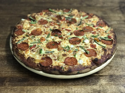 Пицца Королевская с копченой курой и овощами